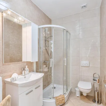 4 Bedroom Awesome In Privlaka (Zadar)