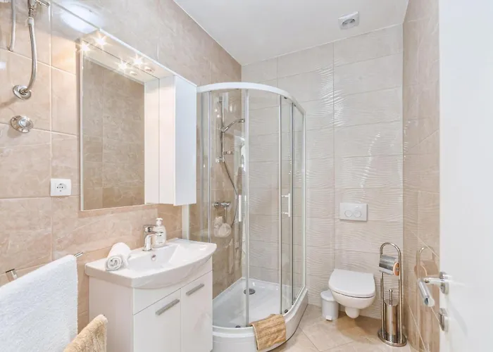 4 Bedroom Awesome In Privlaka (Zadar)