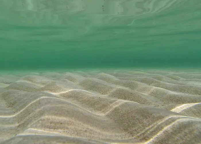 בית נופש 4 Bedroom Awesome In