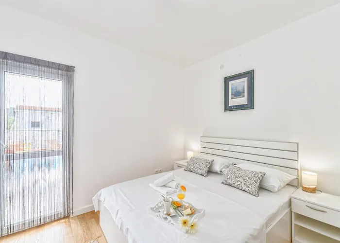 Дом отдыха 4 Bedroom Awesome In